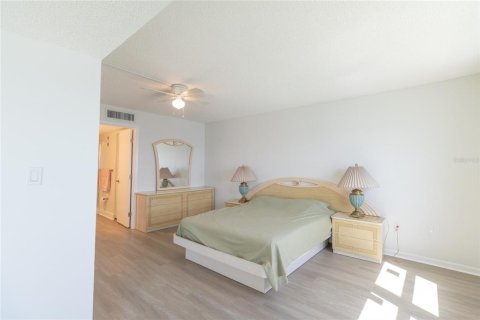 Condominio en venta en Gulfport, Florida, 2 dormitorios, 134.71 m2 № 2151787 - foto 12