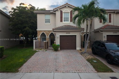 Condo in Cutler Bay, Florida, 3 bedrooms № 2426779 - photo 2