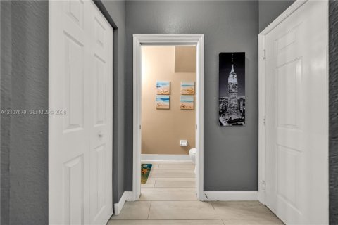 Condo in Cutler Bay, Florida, 3 bedrooms № 2426779 - photo 13