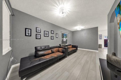 Condo in Cutler Bay, Florida, 3 bedrooms № 2426779 - photo 3