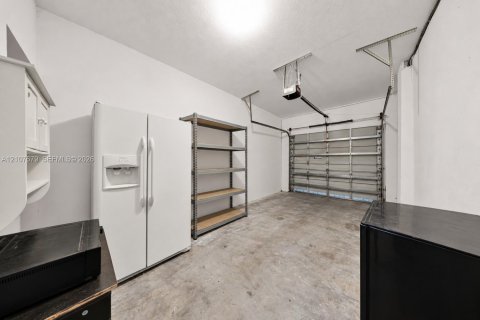 Condo in Cutler Bay, Florida, 3 bedrooms № 2426779 - photo 27