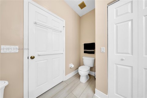 Condo in Cutler Bay, Florida, 3 bedrooms № 2426779 - photo 22