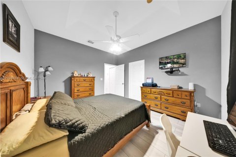 Condo in Cutler Bay, Florida, 3 bedrooms № 2426779 - photo 18