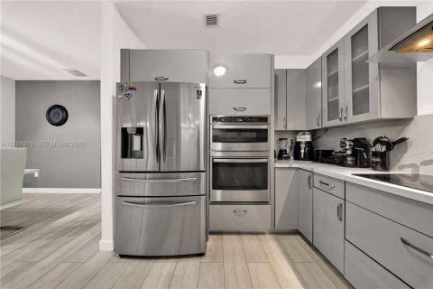 Condo in Cutler Bay, Florida, 3 bedrooms № 2426779 - photo 9