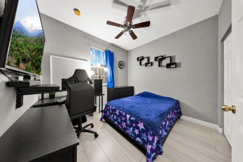Condo in Cutler Bay, Florida, 3 bedrooms № 2426779 - photo 16