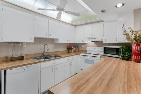 Купить кондоминиум в Ларго, Флорида 7 комнат, 106.93м2, № 1353290 - фото 10