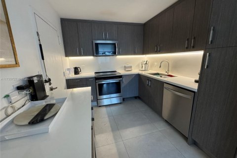 Copropriété à vendre à Miami Beach, Floride: 2 chambres, 140.75 m2 № 1979687 - photo 10