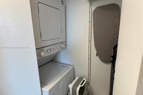 Copropriété à vendre à Miami Beach, Floride: 2 chambres, 140.75 m2 № 1979687 - photo 21