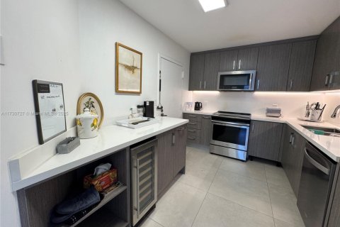 Copropriété à vendre à Miami Beach, Floride: 2 chambres, 140.75 m2 № 1979687 - photo 13