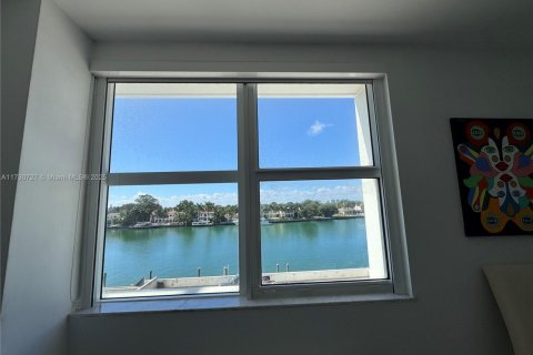 Copropriété à vendre à Miami Beach, Floride: 2 chambres, 140.75 m2 № 1979687 - photo 18