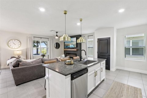 Casa en venta en Odessa, Florida, 4 dormitorios, 209.96 m2 № 1848692 - foto 9