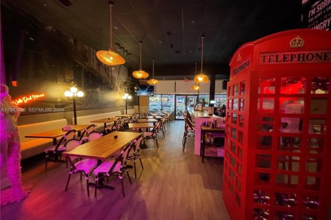 Propiedad comercial en venta en Miami Beach, Florida № 2000309 - foto 2