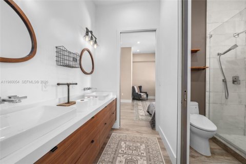 House in North Miami, Florida 5 bedrooms, 460.42 sq.m. № 2021939 - photo 26