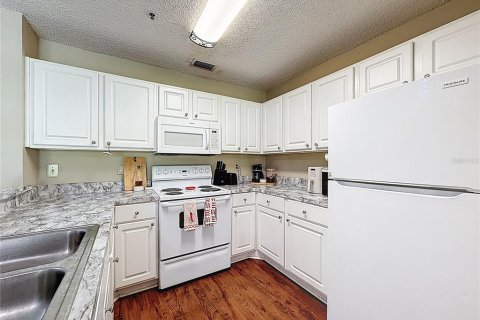 Copropriété à vendre à Sarasota, Floride: 3 chambres, 117.06 m2 № 2218062 - photo 12