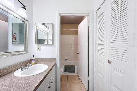 Copropriété à vendre à Sarasota, Floride: 3 chambres, 117.06 m2 № 2218062 - photo 28