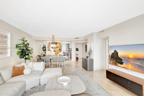 Condominio en alquiler en Miami, Florida, 2 dormitorios, 157.38 m2 № 2055467 - foto 6