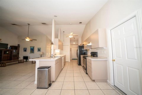House in Punta Gorda, Florida 3 bedrooms, 214.33 sq.m. № 1780232 - photo 12
