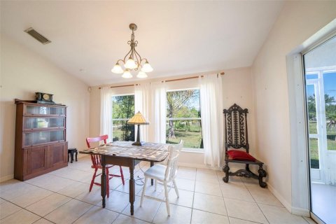 House in Punta Gorda, Florida 3 bedrooms, 214.33 sq.m. № 1780232 - photo 14