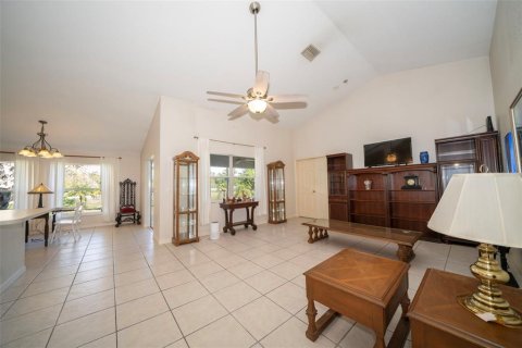 House in Punta Gorda, Florida 3 bedrooms, 214.33 sq.m. № 1780232 - photo 9