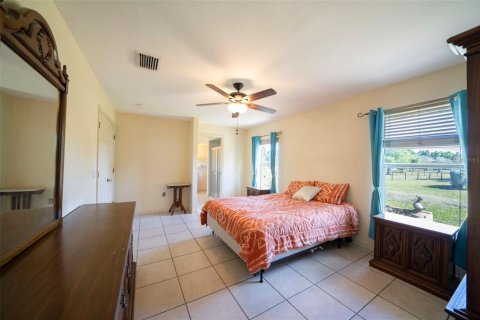 House in Punta Gorda, Florida 3 bedrooms, 214.33 sq.m. № 1780232 - photo 16