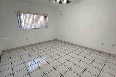 Copropriété à louer à Hialeah, Floride: 2 chambres, 91.04 m2 № 1998600 - photo 8