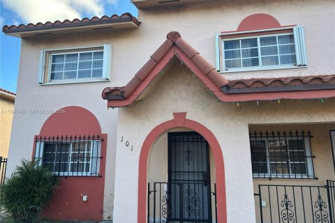 Condo à Hialeah, Floride, 2 chambres  № 1998600