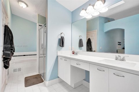 Villa ou maison à louer à Hollywood, Floride: 3 chambres, 192.21 m2 № 1991411 - photo 29