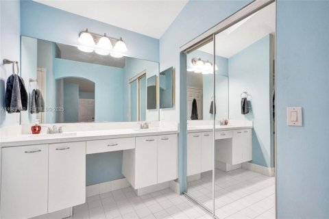 Villa ou maison à louer à Hollywood, Floride: 3 chambres, 192.21 m2 № 1991411 - photo 28