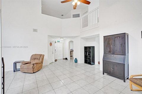 Villa ou maison à louer à Hollywood, Floride: 3 chambres, 192.21 m2 № 1991411 - photo 18