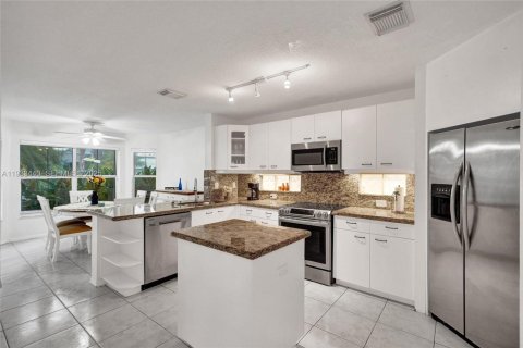 Villa ou maison à louer à Hollywood, Floride: 3 chambres, 192.21 m2 № 1991411 - photo 19