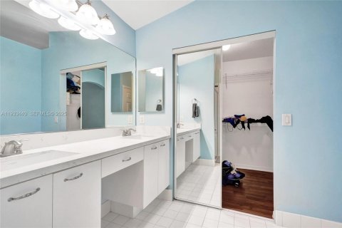 Villa ou maison à louer à Hollywood, Floride: 3 chambres, 192.21 m2 № 1991411 - photo 30