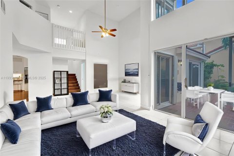 Villa ou maison à louer à Hollywood, Floride: 3 chambres, 192.21 m2 № 1991411 - photo 5