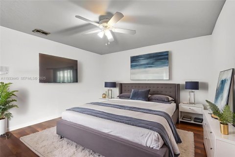 Villa ou maison à louer à Hollywood, Floride: 3 chambres, 192.21 m2 № 1991411 - photo 11