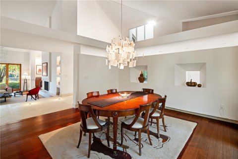 Купить виллу или дом в Корал-Гейблс, Флорида 5 спален, 579.62м2, № 1955537 - фото 12