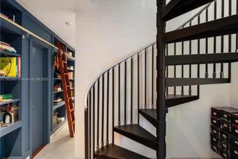 Купить виллу или дом в Корал-Гейблс, Флорида 5 спален, 579.62м2, № 1955537 - фото 25