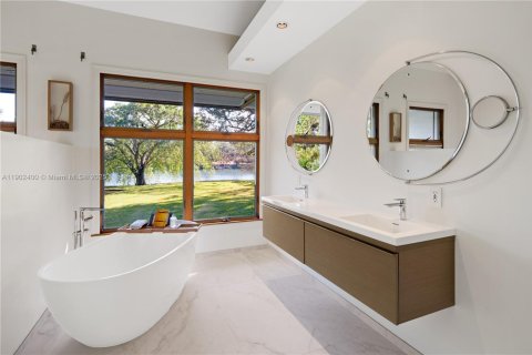 Купить виллу или дом в Корал-Гейблс, Флорида 5 спален, 579.62м2, № 1955537 - фото 22