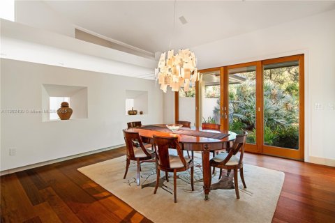 Купить виллу или дом в Корал-Гейблс, Флорида 5 спален, 579.62м2, № 1955537 - фото 13