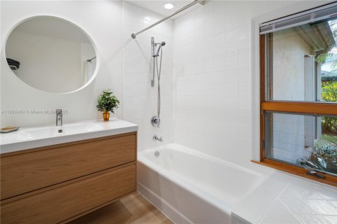 Купить виллу или дом в Корал-Гейблс, Флорида 5 спален, 579.62м2, № 1955537 - фото 28