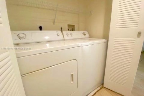 Appartement à louer à Hollywood, Floride: 1 chambre, 68.38 m2 № 2044548 - photo 9