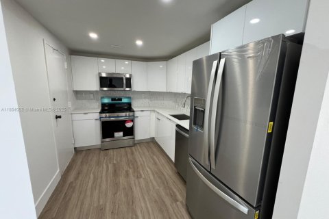 Condo in Sunny Isles Beach, Florida, 2 bedrooms  № 1871988 - photo 7