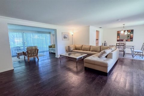 Villa ou maison à louer à Winter Haven, Floride: 3 chambres, 151.62 m2 № 2115465 - photo 2