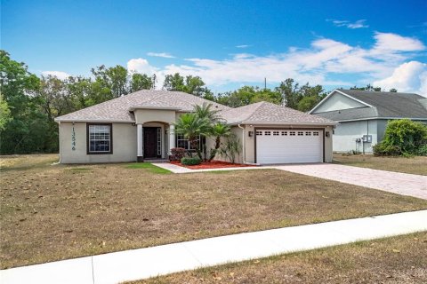 House in Grand Island, Florida 4 bedrooms, 184.69 sq.m. № 1658358 - photo 1