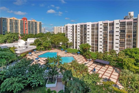 Condo in Sunny Isles Beach, Florida, 1 bedroom  № 1887679 - photo 10