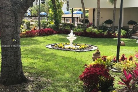 Condo in Sunny Isles Beach, Florida, 1 bedroom  № 1887679 - photo 8