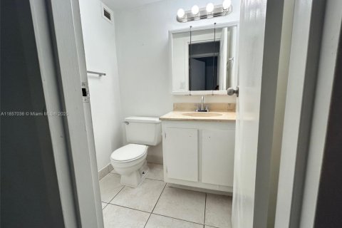 Condo in Sunny Isles Beach, Florida, 1 bedroom  № 1887679 - photo 25