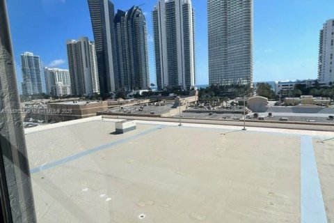 Condo in Sunny Isles Beach, Florida, 1 bedroom  № 1887679 - photo 6