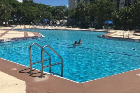 Condo in Sunny Isles Beach, Florida, 1 bedroom  № 1887679 - photo 20