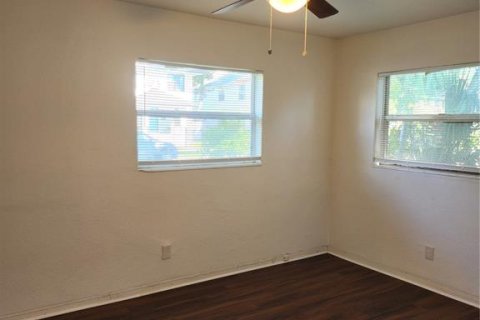 Apartment in Saint Petersburg, Florida 1 bedroom, 51.1 sq.m. № 2211829 - photo 4