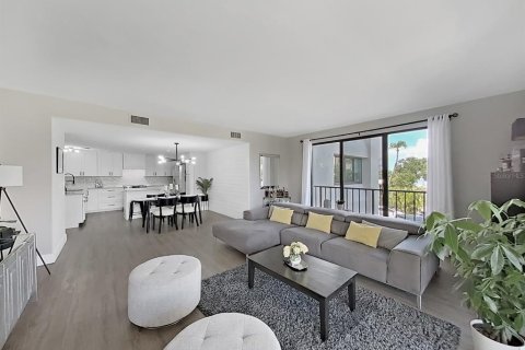 Condo in Belleair, Florida, 2 bedrooms  № 2236766 - photo 15