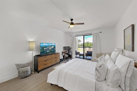 Condo in Belleair, Florida, 2 bedrooms  № 2236766 - photo 25